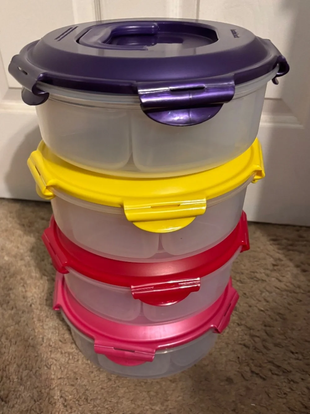 4 locknlock desert and appetizer tray with removable insets